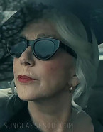 Helen Mirren wears black sunglasses in the series MobLand.