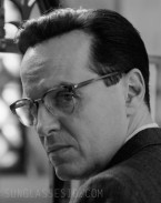 Andrew Scott wears L.G.R Sahara glasses in the Netflix series Ripley.