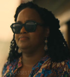 Natasha Rothwell wears Oliver Peoples Kienna OV5526SU sunglasses in The White Lotus Season 3.