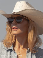 Kelly Reilly wears Oliver Peoples OV5449SU Lynes sunglasses in Dutton Ranch.