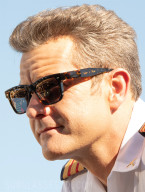 Joshua Jackson as Dr. Max Bankman wears Oliver Peoples N.04 sunglasses in Doctor Odyssey.