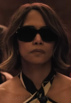 Halle Berry wears Persol PO0581 sunglasses in the movie Crime 101.