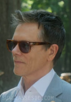 Kevin Bacon wears Persol PO3333 Elio in episode 2 of the series Sirens.