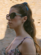 Anna Kendrick wears Privé Rivaux The Hepburn sunglasses in the movie Another Simple Favor