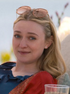 Dakota Fanning wears Coach HC7144 sunglasses in the series The Perfect Couple.