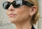 Sarah Michelle Gellar wears Balenciaga BB0324SK sunglasses in the movie Ready or Not 2: Here I Come