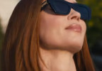 Emily Blunt wears Burberry BE4454 sunglasses in The Devil Wears Prada 2.