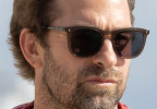 Scott Speedman wears Ray-Ban RB2210 sunglasses in the ABC series R.J. Decker.