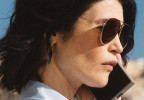 Gemma Arterton wears Sandro SD8014 aviator sunglasses in the series Secret Service.