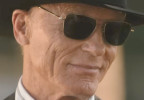 Ed Harris wears a pair of square aviator sunglasses in the series Dutton Ranch (2026).