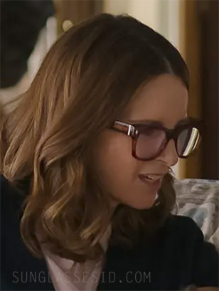 Tina Fey wears Caddis Muzzy eyeglasses in The Four Seasons.