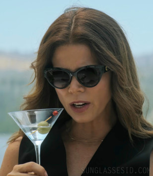 Juana Acosta wears Chanel CH5477 sunglasses in Episode 6 of the series Medusa.