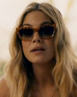 Michelle Monaghan wears Krewe Brigitte sunglasses in Episode 3 of The White Lotus Season 3.