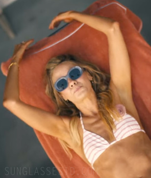 Michelle Monaghan wears Loewe 40103U sunglasses in The White Lotus Season 3.
