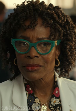 Charlayne Woodard wears Miu Miu MU01VV eyeglasses in Season 1, Episode 4 of the Netflix series Pulse.