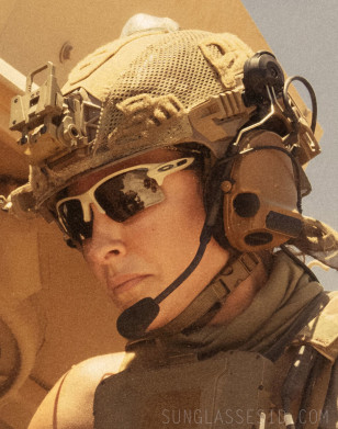 Jill Wagner wears Oakley OO9188 SI Flak 2.0 sunglasses in the series Lioness (2024).