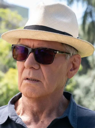 Harrison Ford wears Persol PO3135S sunglasses in Shrinking, Season 1, Episode 6.