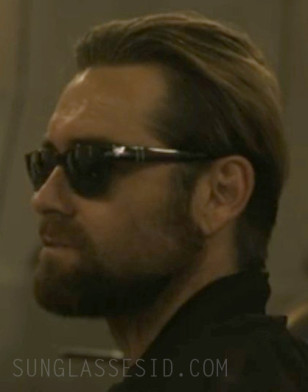 Antony Starr wears a pair of Persol PO3288 sunglasses in G20.