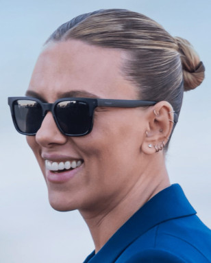 Scarlett Johansson wears Polaroid PLD6044 sunglasses on the set of the movie Jurassic World Rebirth.