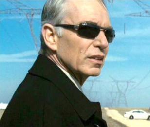Billy Bob Thornton wearing Ray-Ban 3302 sunglasses in Eagle Eye