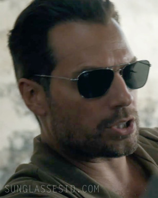 Henry Cavill wears Ray-Ban RBR0102 Caravan Reverse sunglasses in the movie In The Grey.