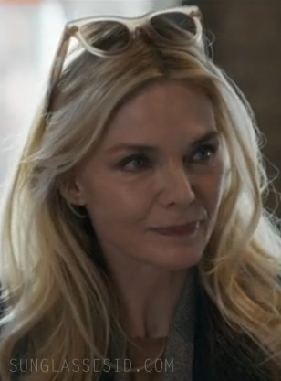 You can see how light and transparent the frame of the Céline CL4003IN sunglasses really is, in this coffee shop scene in Episode 6 of The Madison.