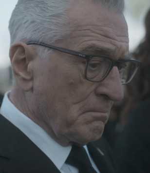 Robert De Niro wears a pair of eyeglasses throughout the Netflix series Zero Day.
