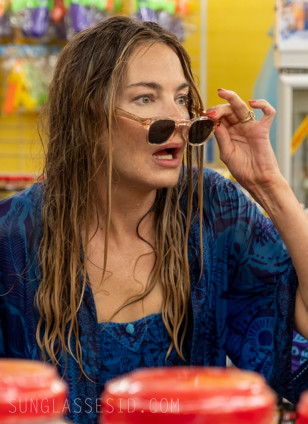Michelle Monaghan wears Jacques Marie Mage Zephirin sunglasses in The White Lotus Season 3, Episode 4.