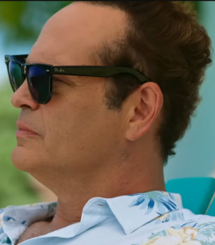 Vince Vaughn wears Ray-Ban Wayfarer sunglasses in Bad Monkey