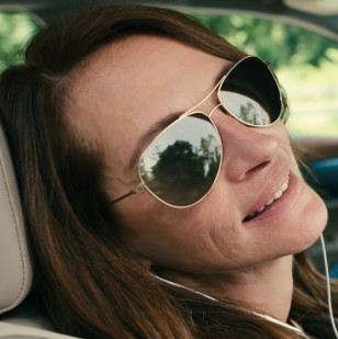 It looks like Julia Roberts wears DL Corrigan sunglasses in Leave The World Behind